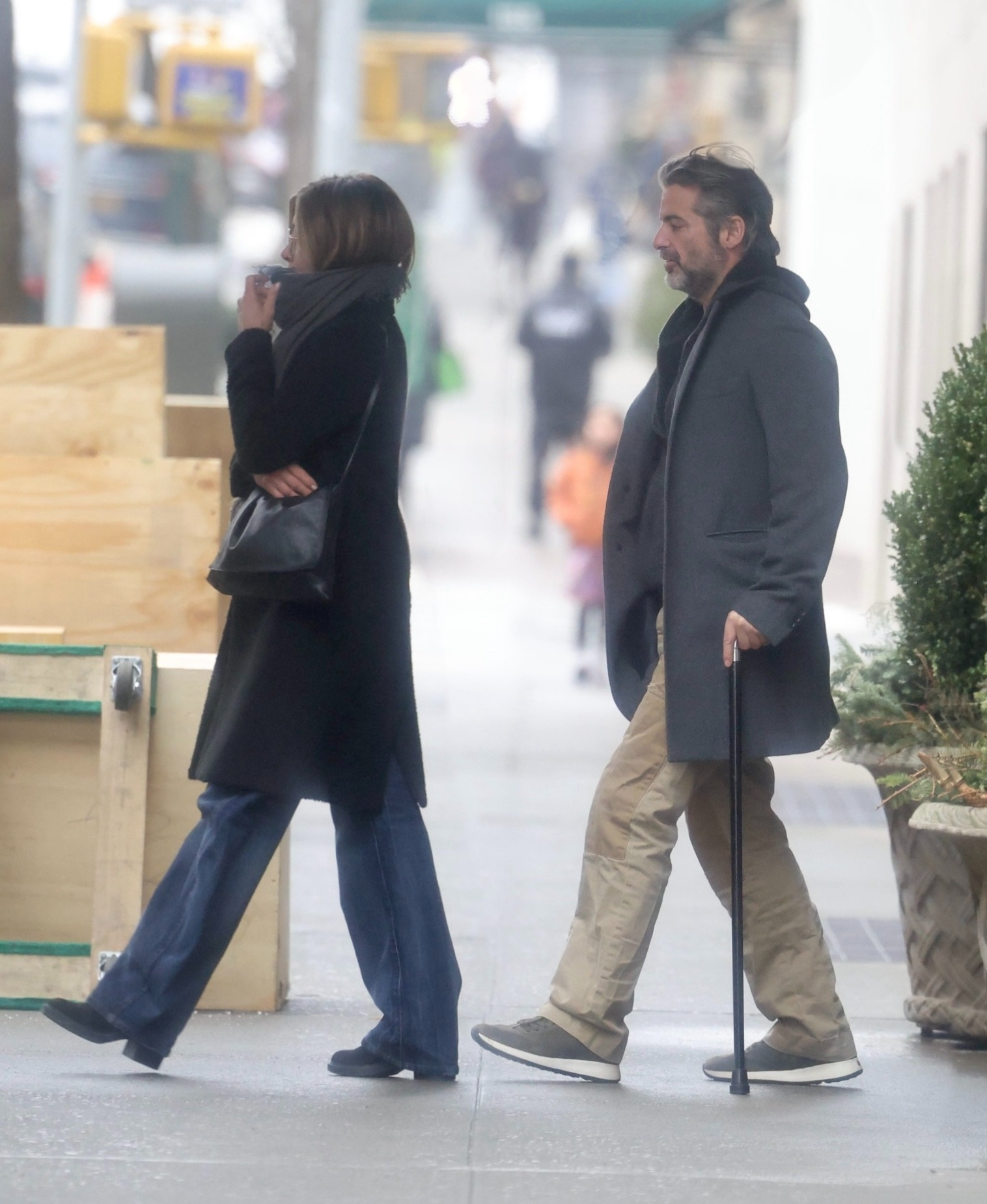 Jennifer Aniston, Jim Curtis may be taking romance to next level as they tour NYC apartments together