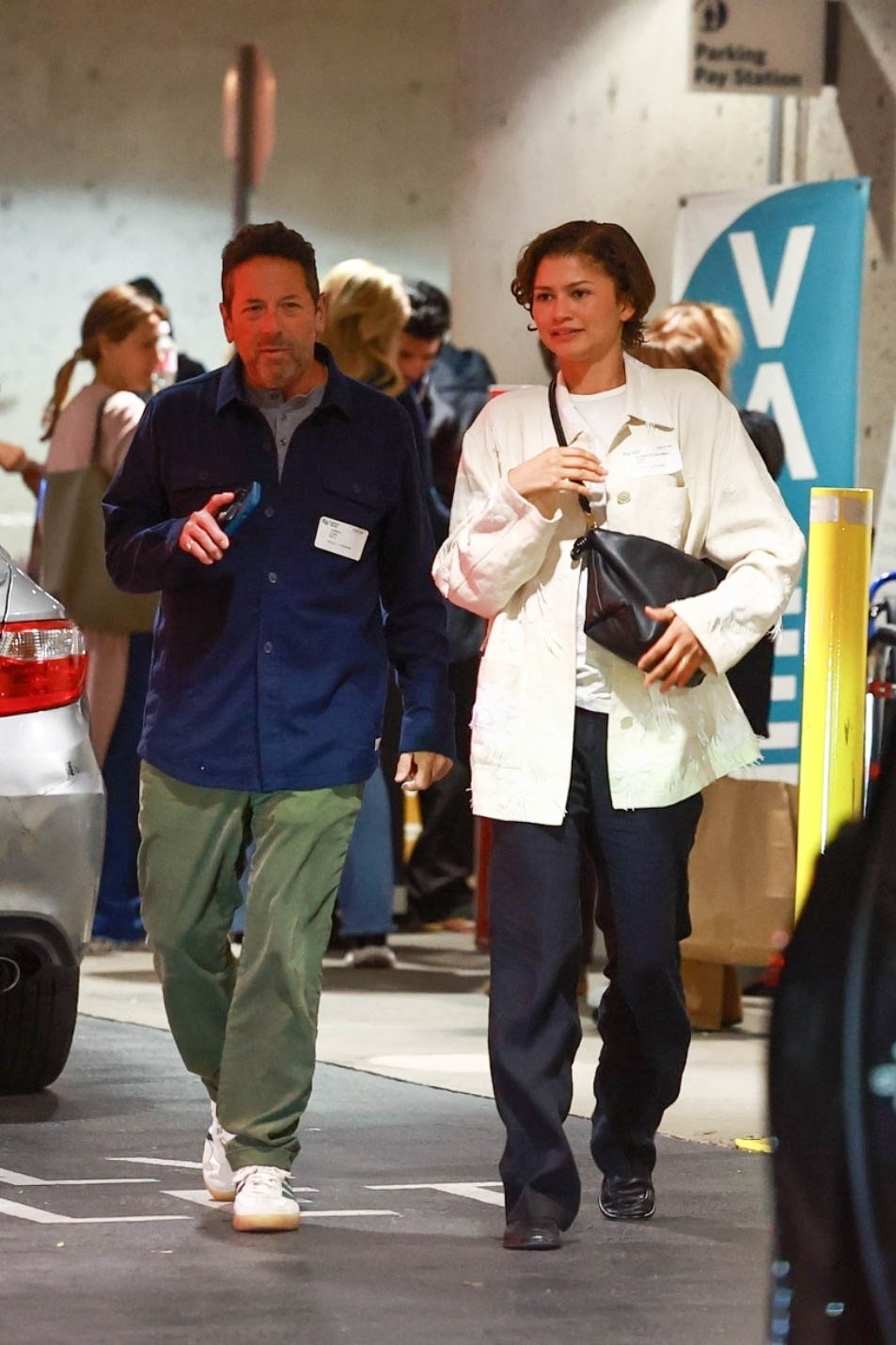 Zendaya swaps engagement ring for gold band, sparks marriage rumors with Tom Holland