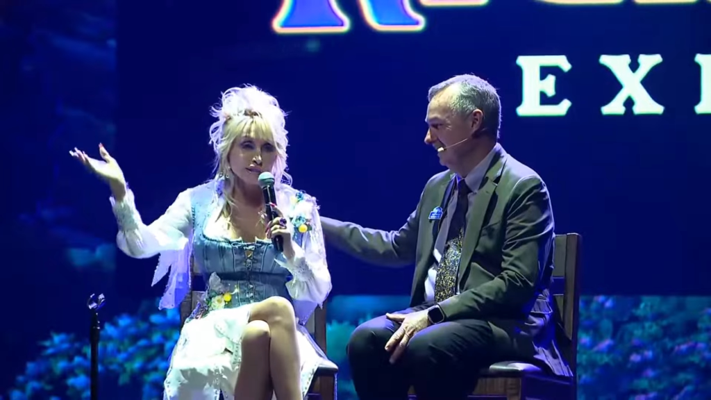 Dolly Parton gives health update in first major public appearance since revealing medical concerns