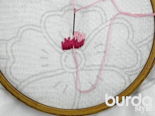 Как вышивка гладью отражает глубину культурных традиций и современное самовыражение.