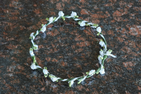 Как создание цветочного венка помогает развивать творческие навыки и укрепляет связь с природой