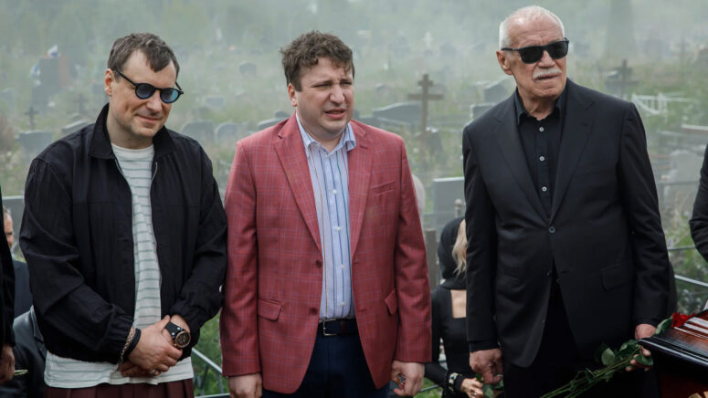 За кулисами &laquo;Человека, который смеётся&raquo;: как актерская игра Цыганова раскрывает глубокие социальные темы.