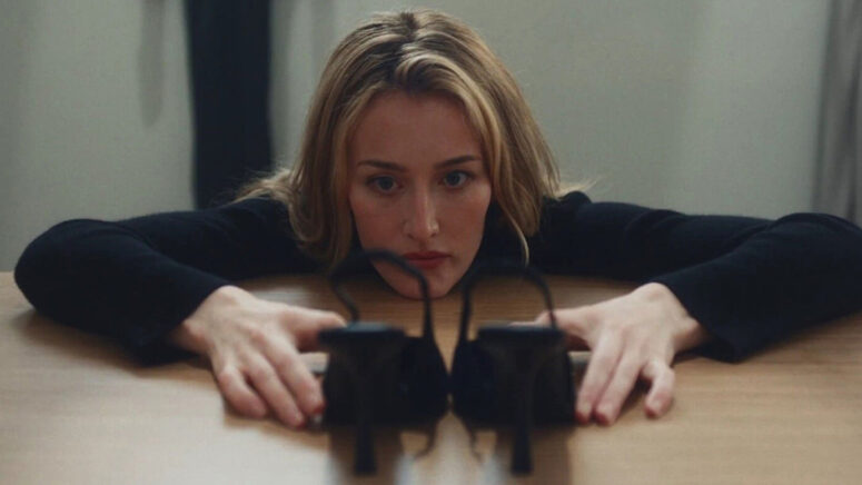 Как история любви Кеннеди отражает ностальгию по утраченной эпохе 90-х?