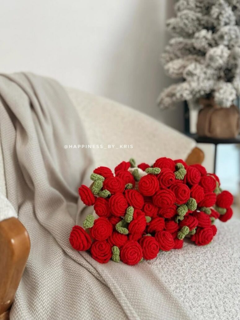 Вязание букета из пледа: как искусство рукоделия отражает современные тренды в культуре и быту.