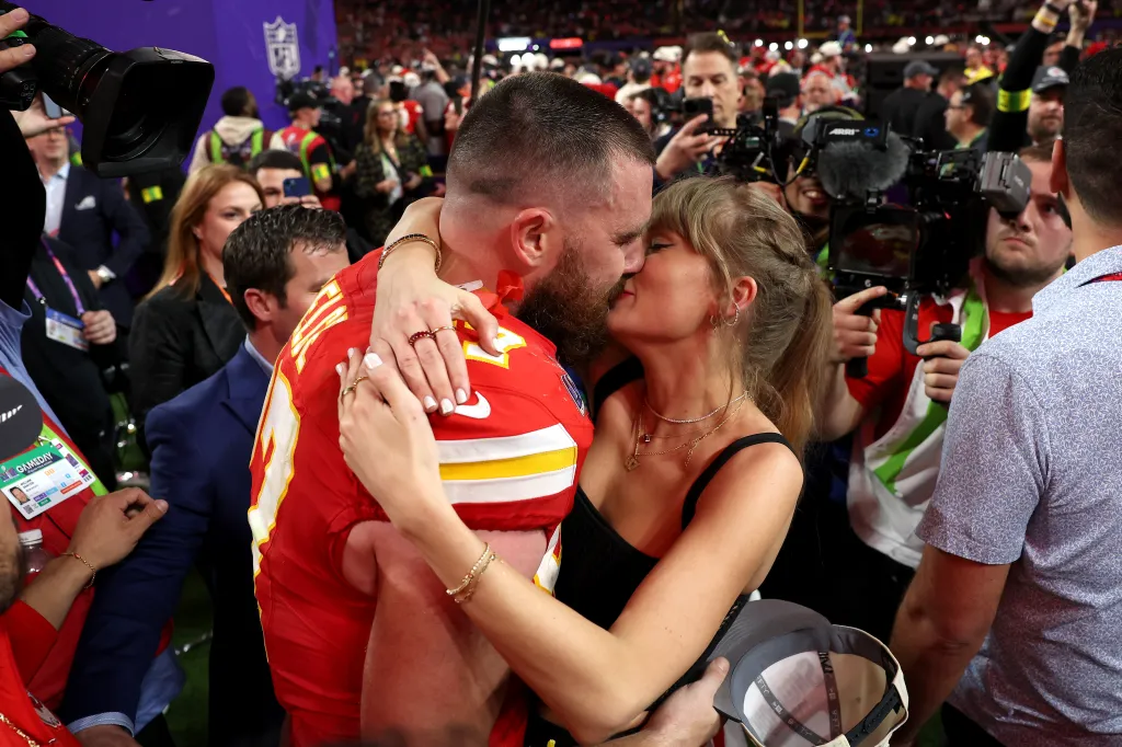 Travis Kelce breaks down his decision to play 14th NFL season on &lsquo;New Heights&rsquo;