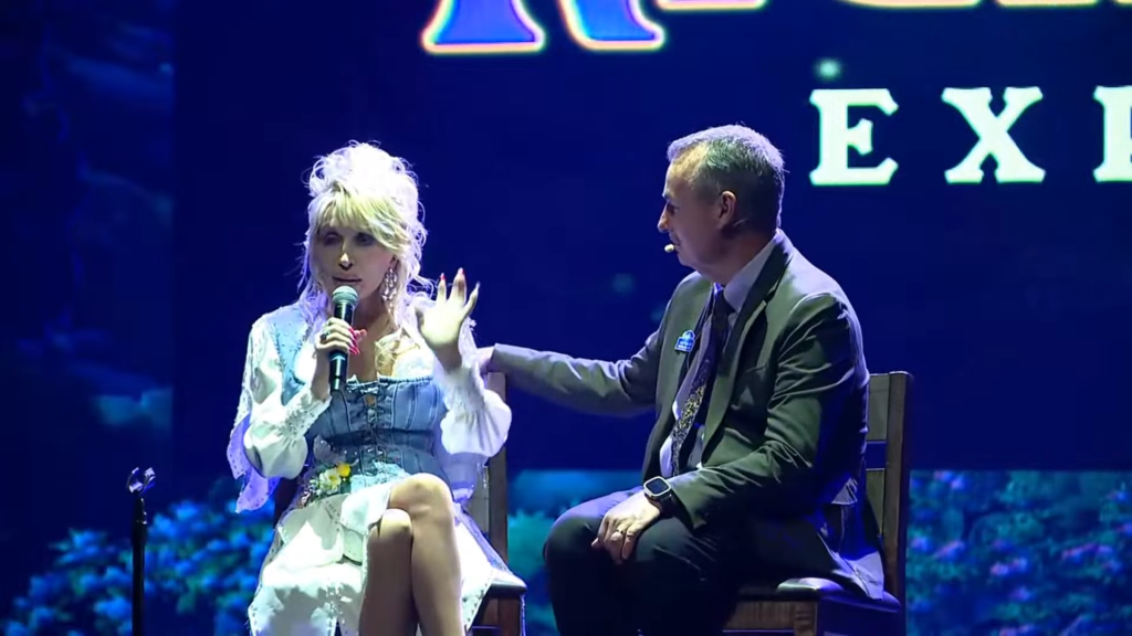 Dolly Parton gives health update in first major public appearance since revealing medical concerns