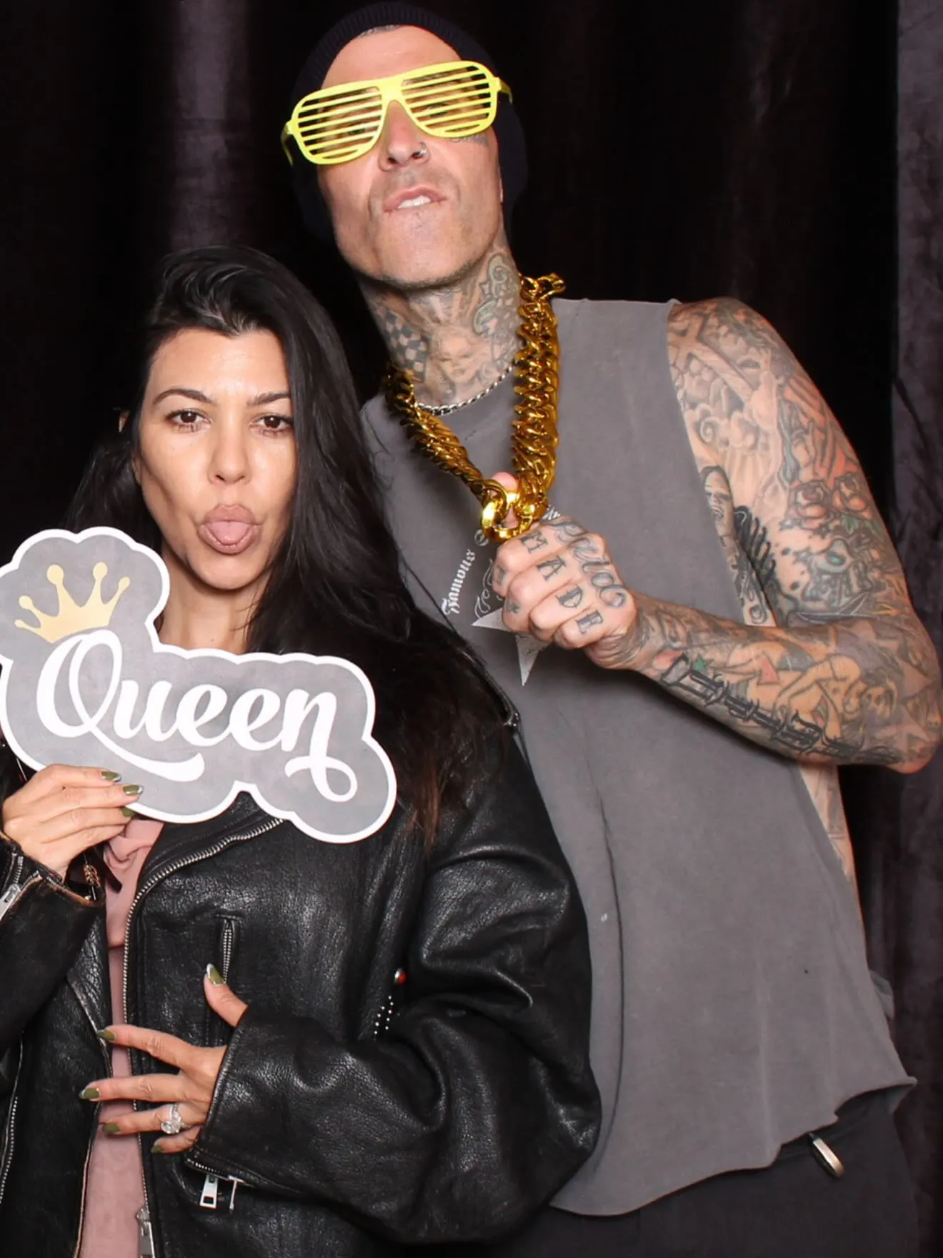 Travis Barker sucks Kourtney Kardashian&rsquo;s toes in raunchy birthday tribute