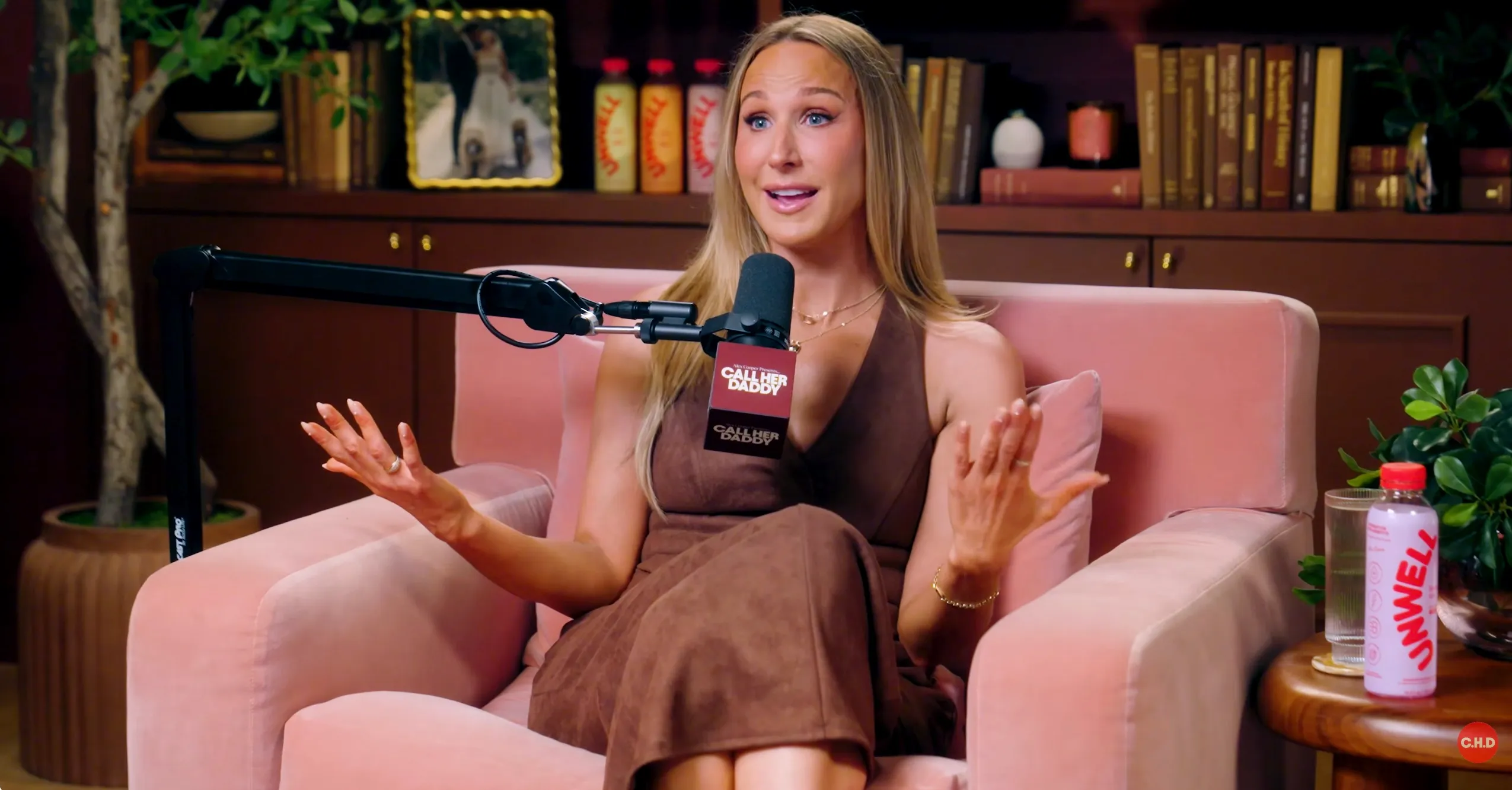 Nikki Glaser &lsquo;kinda likes it&rsquo; when boyfriend Chris Convy hooks up with other women: &lsquo;It&rsquo;s just what I&rsquo;m into&rsquo;