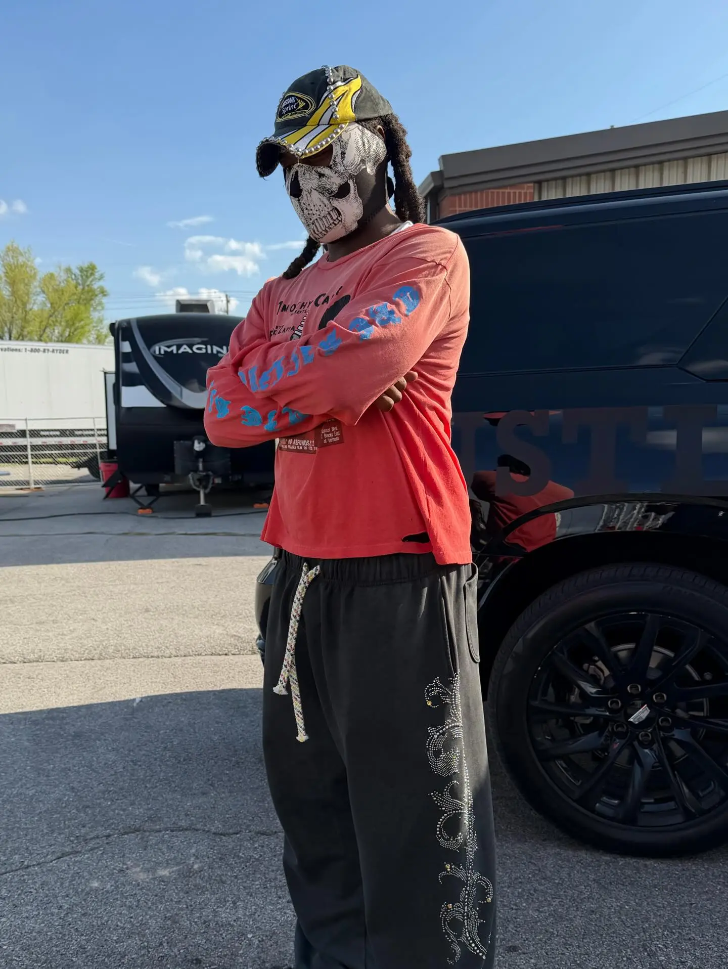 Offset shocks fans by taking the stage &mdash; and ditching wheelchair &mdash; less than 1 week after being shot