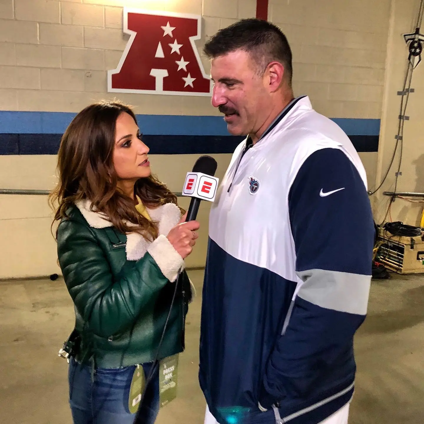 Patriots exec reveals what NFL coach Mike Vrabel has been up to since Dianna Russini photos