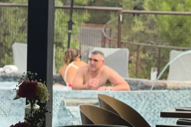 Patriots exec reveals what NFL coach Mike Vrabel has been up to since Dianna Russini photos