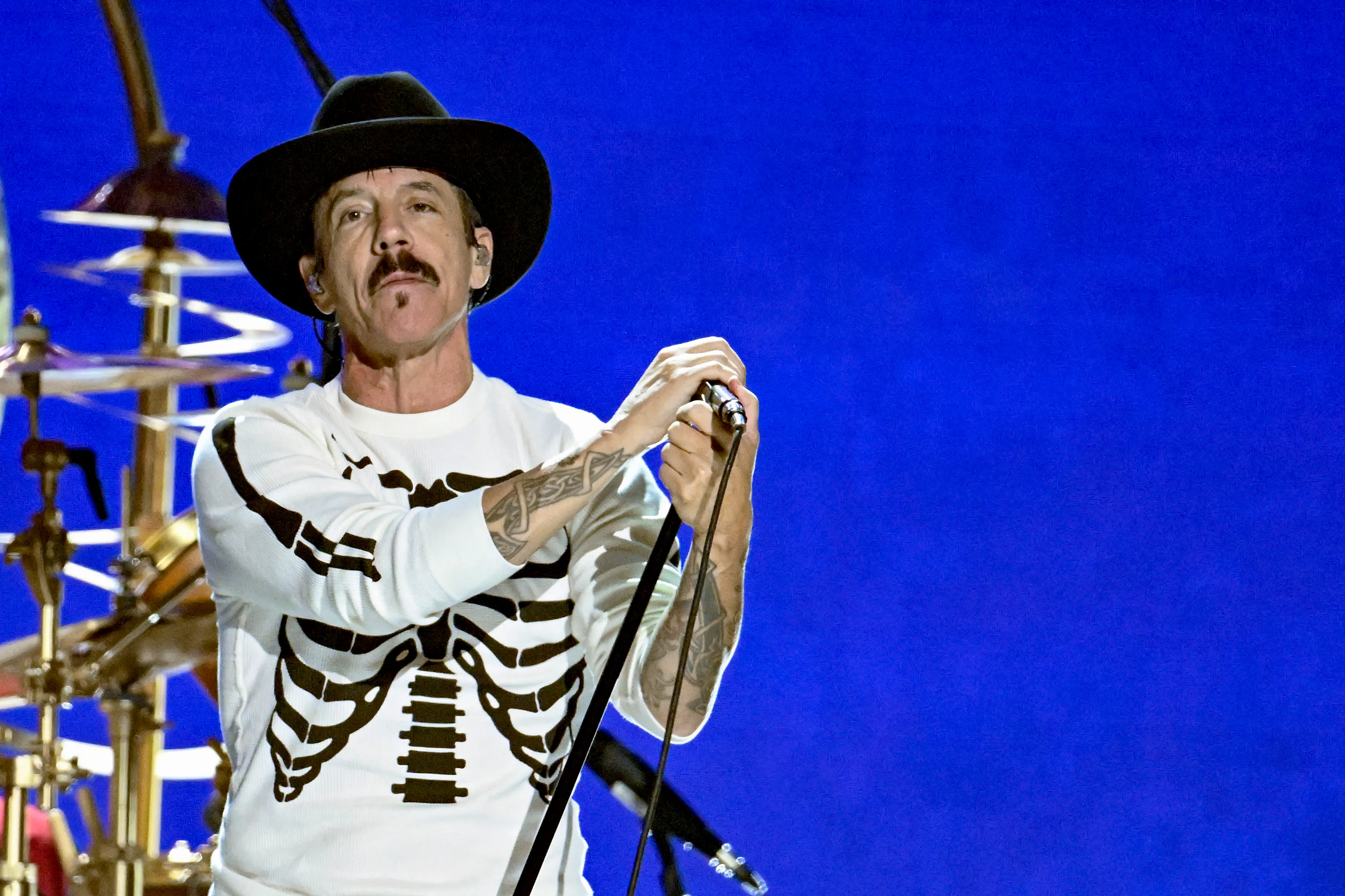 Anthony Kiedis&rsquo; girlfriend Eileen Kelly defends 33-year age gap with Red Hot Chili Peppers frontman