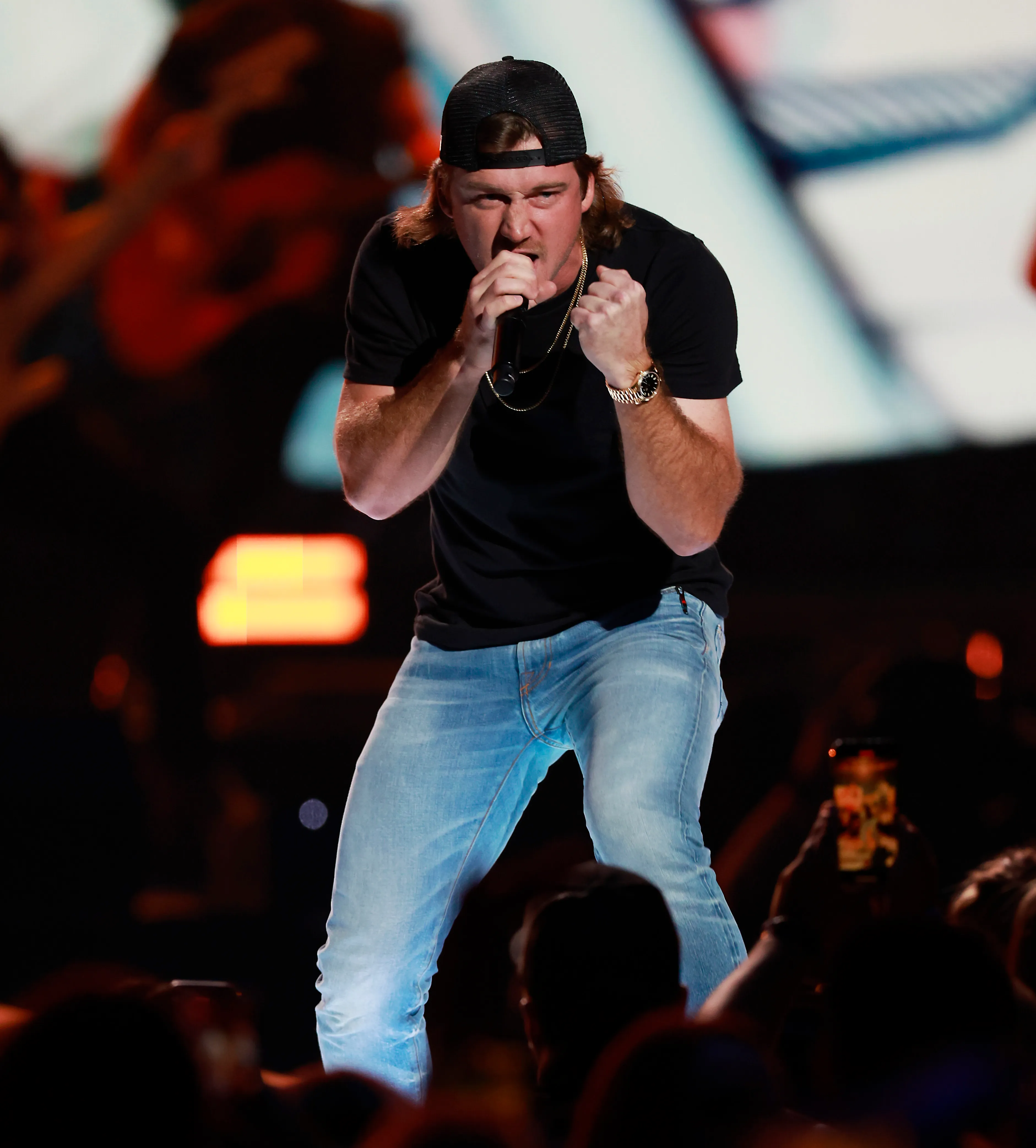 Morgan Wallen melts down after instrument malfunctions during &lsquo;Sand in My Boots&rsquo; performance